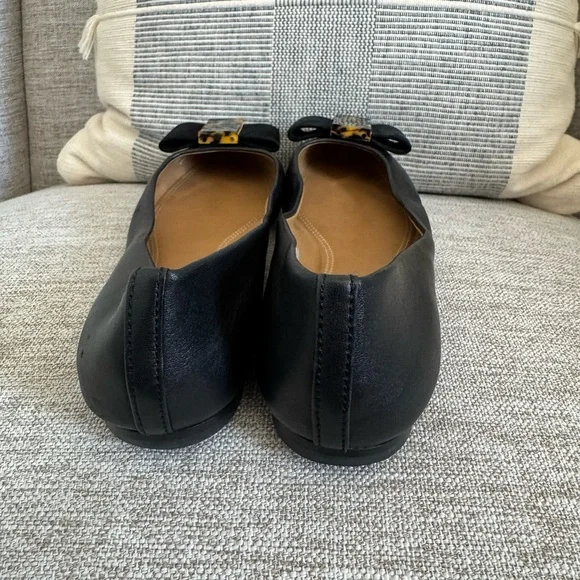 Tory Burch Black Leather Flats w/ Tortoise Bow – Size 6.5M - Picture 5 of 6